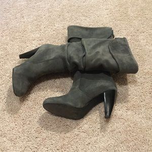 Steve Madden Grey Suede Boots with Heel & Buckle Accent (Size 7.5)